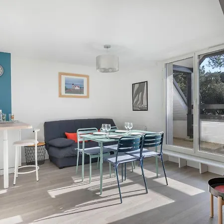 Vue Et Les Pieds Dans L'eau! * Pornichet