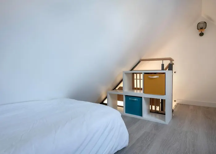 Vue Et Les Pieds Dans L'eau! *