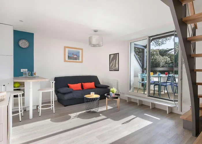 Vue Et Les Pieds Dans L'eau! Pornichet